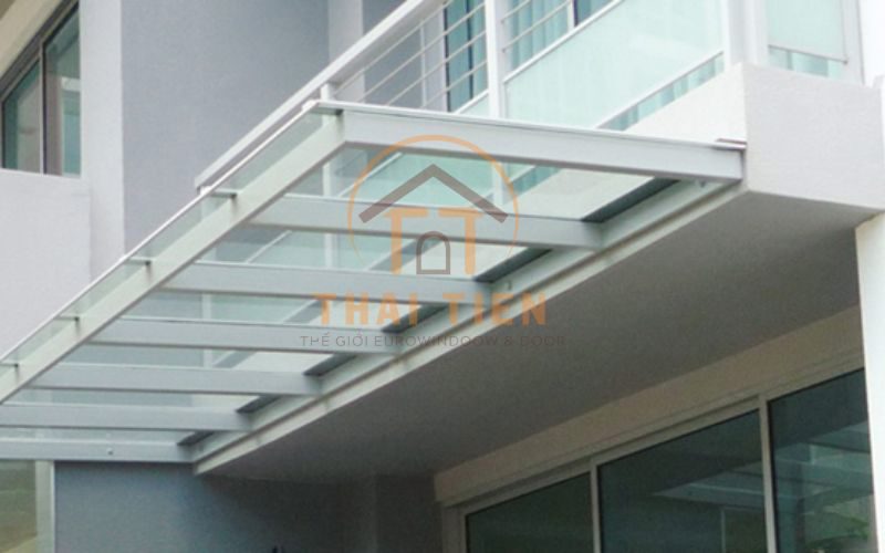 Mái che kính cường lực là gì?.jpg