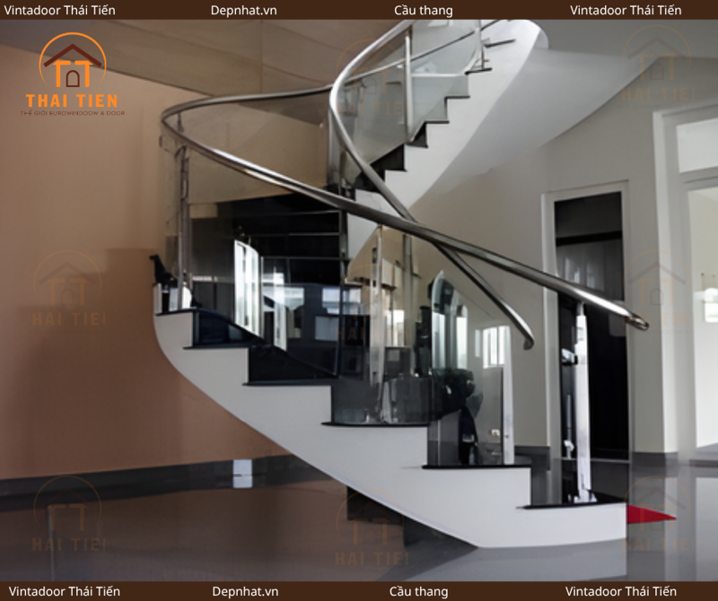 Cầu thang kính cường lực uốn cong
