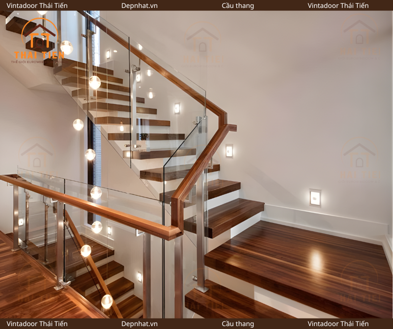Cầu thang kính tay vịn gỗ