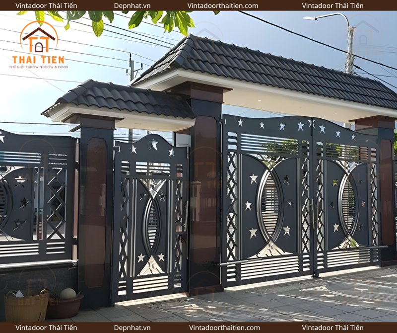 Cổng sắt 4 cánh CNC 