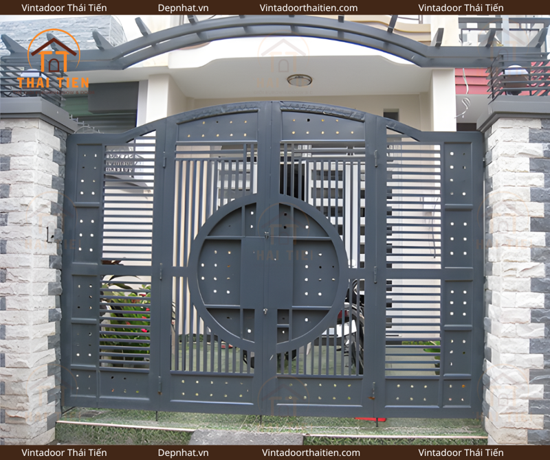 Cổng sắt 4 cánh