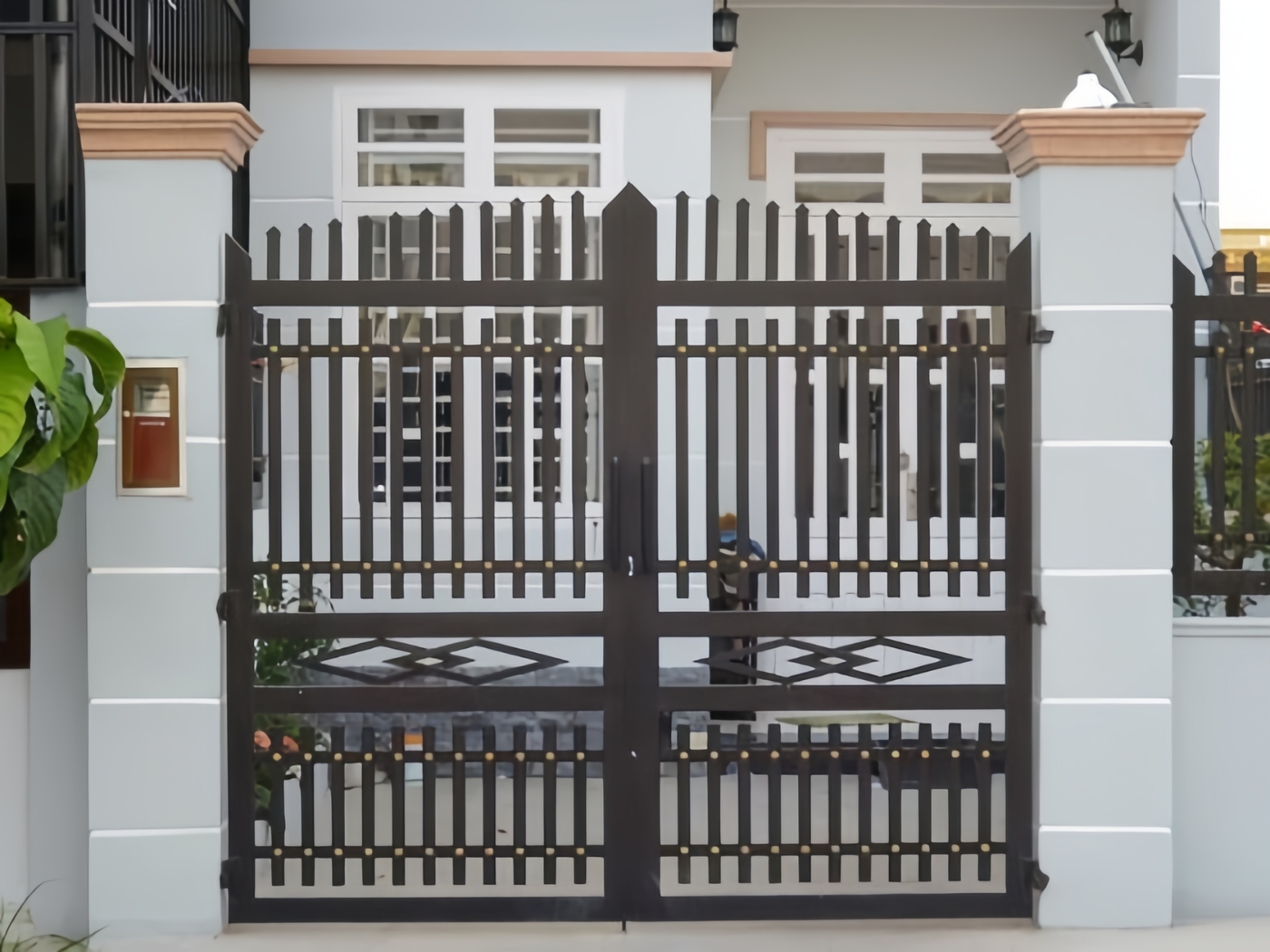 Cổng sắt