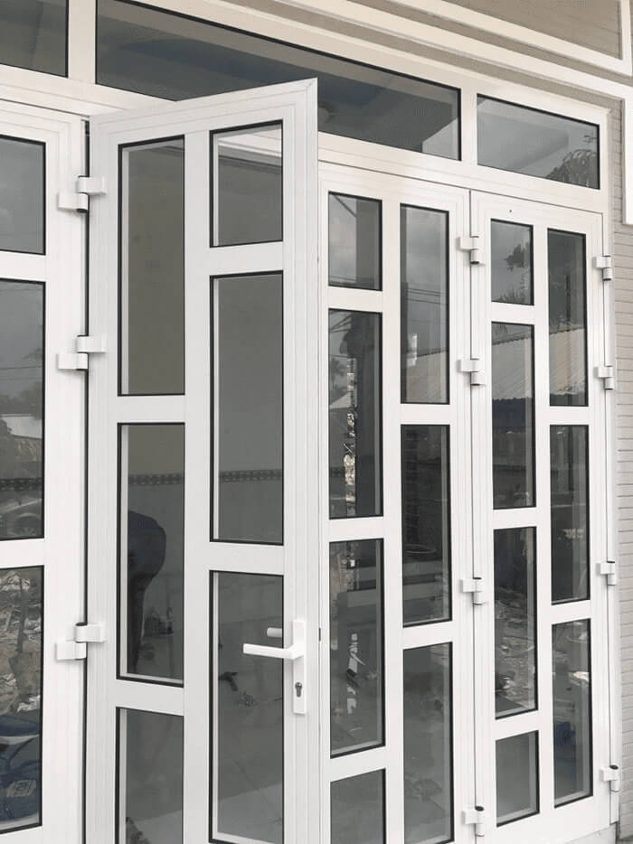 Cửa đi 4 cánh chia đố