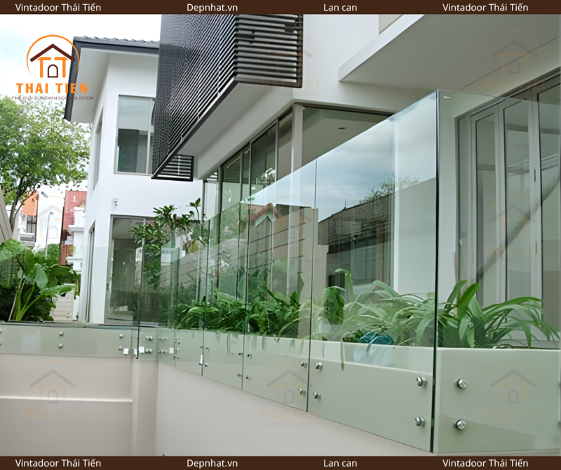 Lan can kính không tay vịn