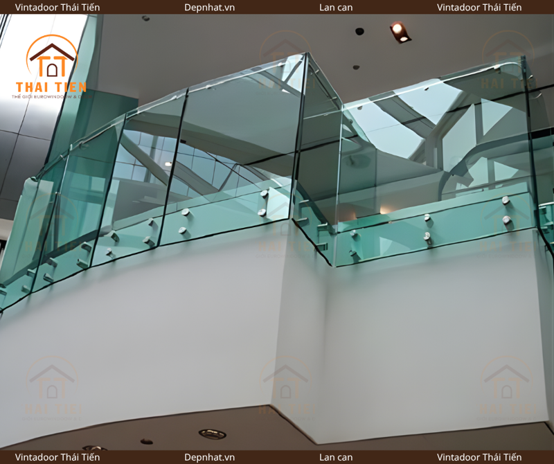 Lan can kính không tay vịn