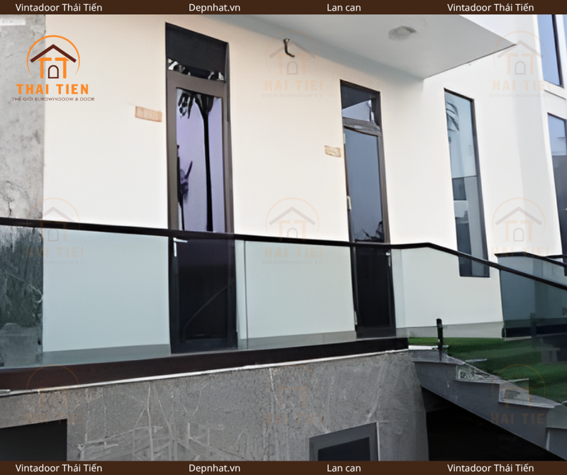 Lan can kính không trụ