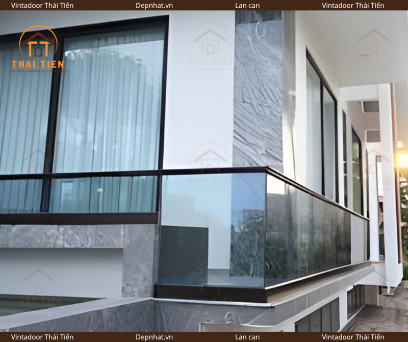 Lan can kính không trụ