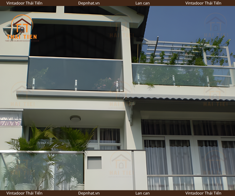 Lan can kính không trụ