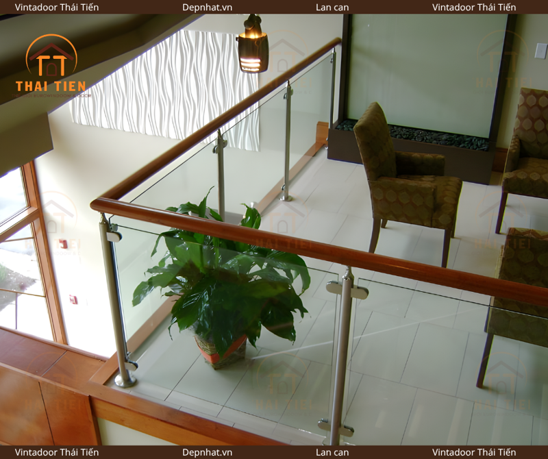 Lan can kính tay vịn gỗ 