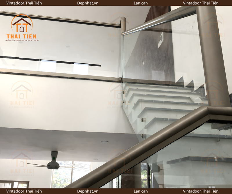 Lan can kính tay vịn nhôm