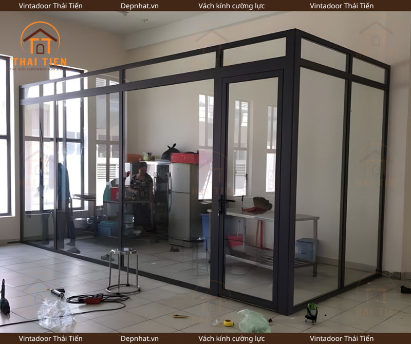 Vách nhôm kính