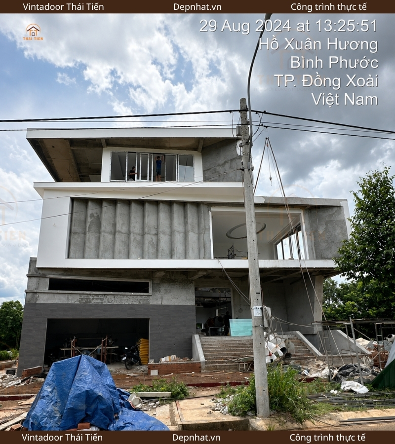 NHÔM KÍNH TOÀN BỘ NHÀ PHỐ HIỆN ĐẠI – ĐỒNG XOÀI, BÌNH PHƯỚC