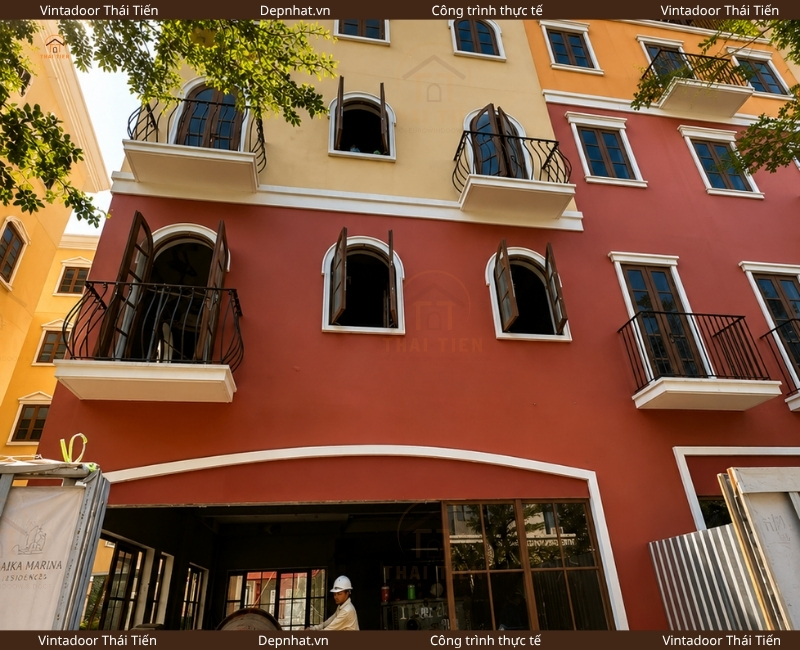 Thi công Nhôm kính giả gỗ & Lan can sắt Sun Grand City New An Thoi – Phú Quốc - Ảnh 2