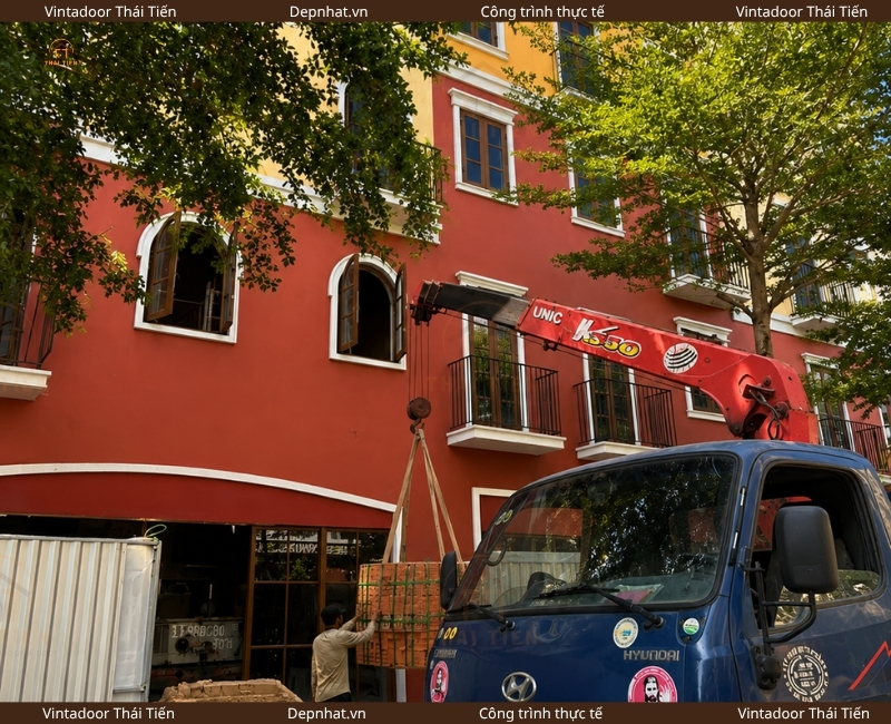 Thi công Nhôm kính giả gỗ & Lan can sắt Sun Grand City New An Thoi – Phú Quốc - Ảnh 5