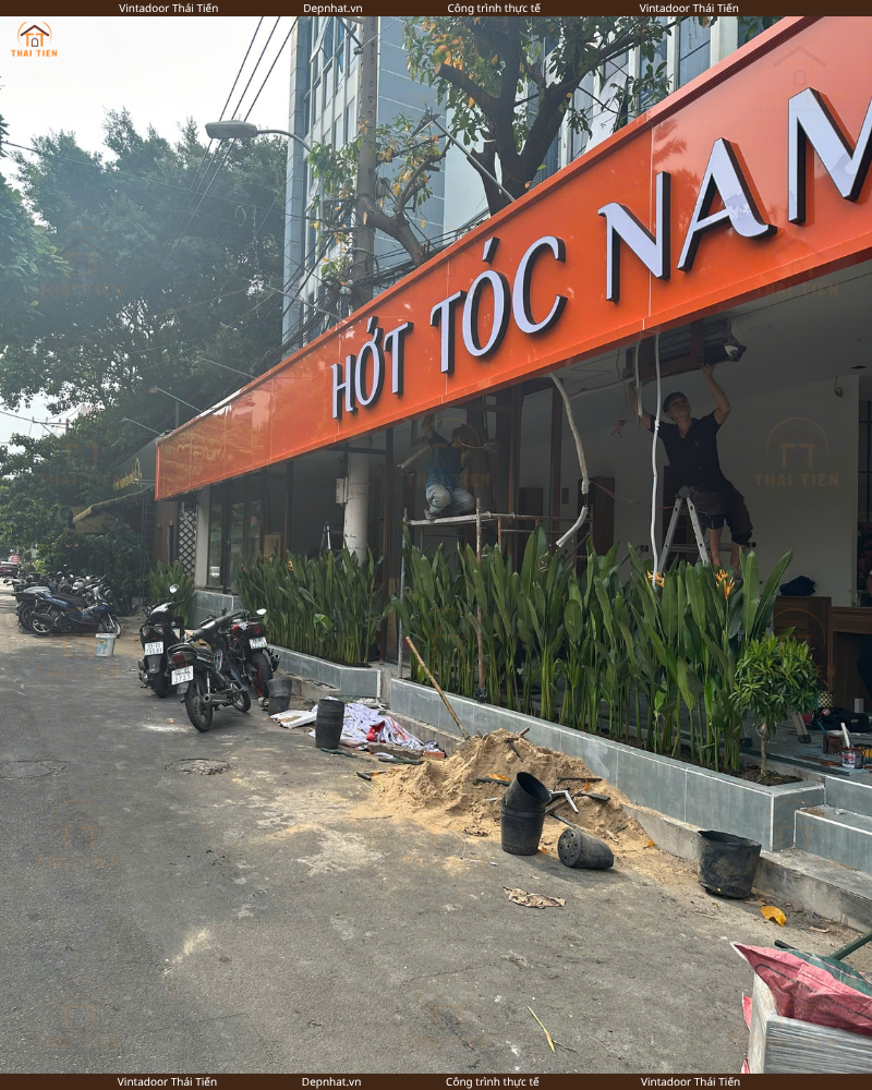 THI CÔNG NHÔM KÍNH XINGFA NÂU CÀ PHÊ – BARBER SHOP THANH NIÊN 6, GÒ VẤP - Ảnh 2