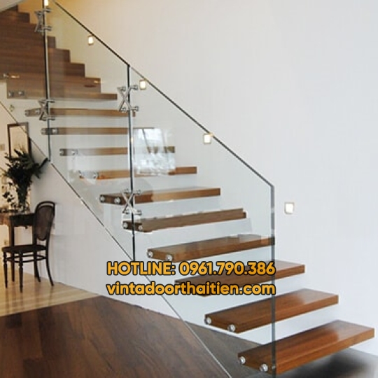 Cầu thang kính cường lực chất lượng