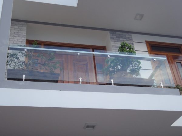 LAN CAN NHÔM KÍNH HIỆN ĐẠI