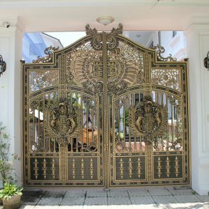 CỔNG NHÔM CỔ ĐIỂN